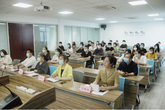 道德讲堂|“见贤思齐 吾辈自强 ”道德讲堂主题活动开讲啦！